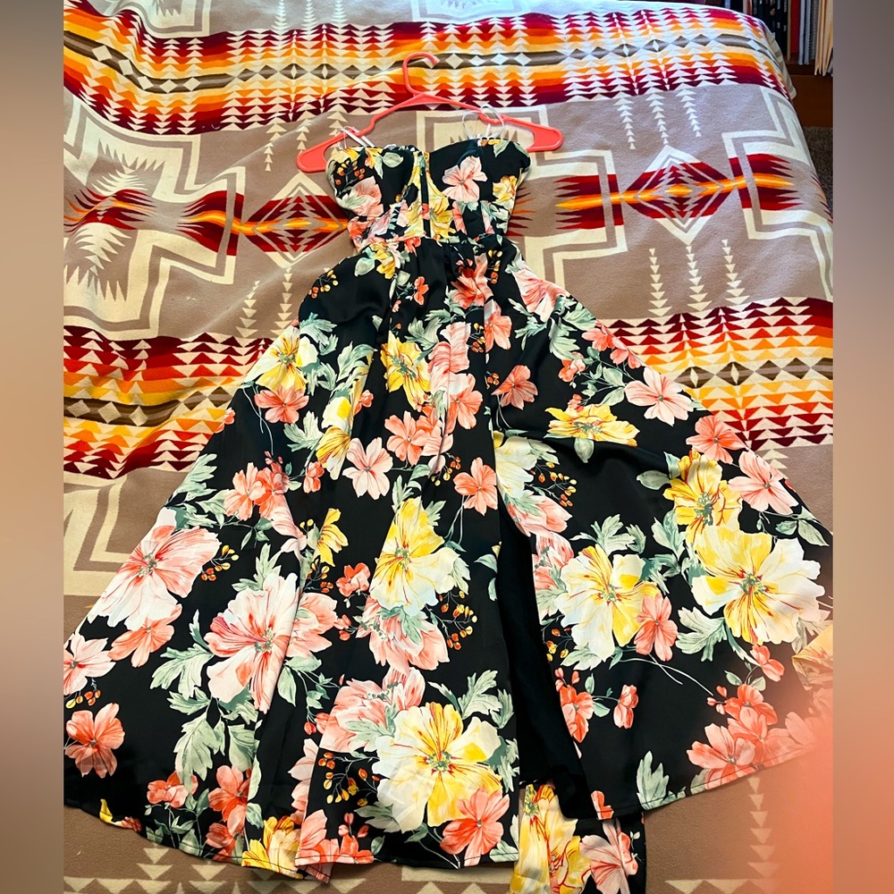 Lulu’s midi dress with slit